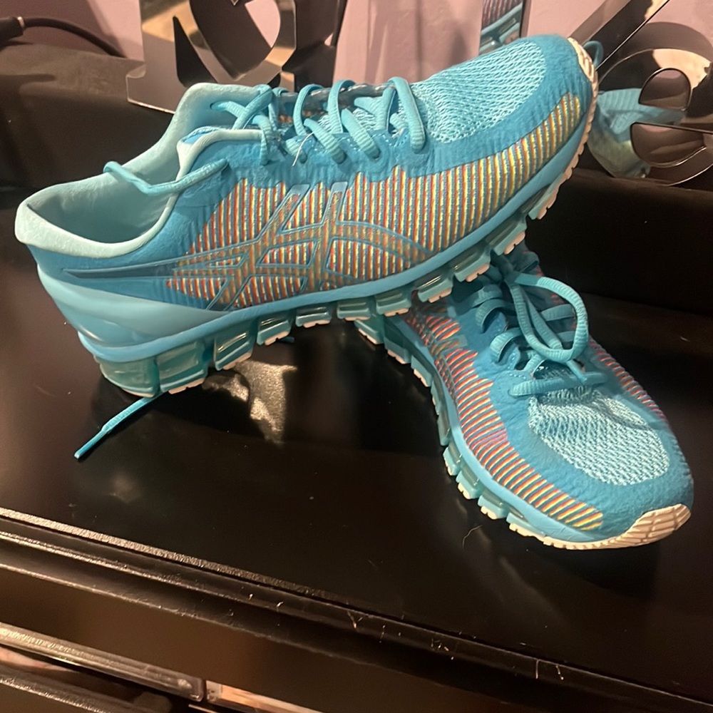 ASIC gel running shoe